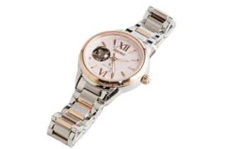 Mechanische Uhr mit Durchbruchdesign