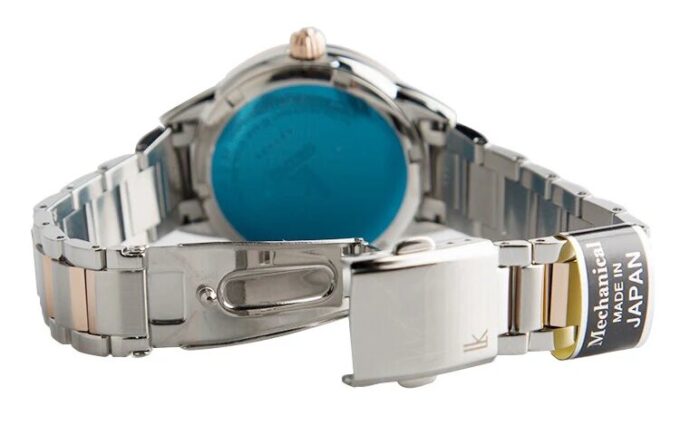 Mechanische Uhr mit Durchbruchdesign