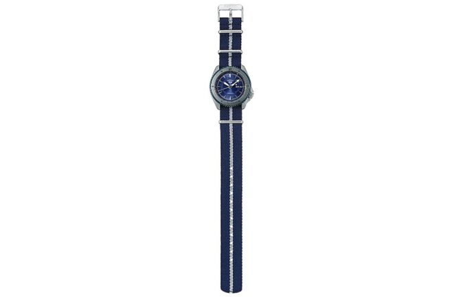 Naruto-Serie Limitierte Crossover-Mechanikuhr Marineblau
