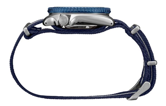 Naruto-Serie Limitierte Crossover-Mechanikuhr Marineblau