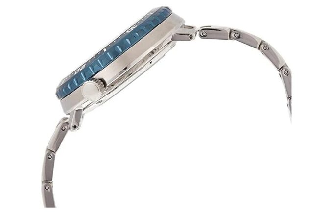 Nr. 5 Kleine Automatikuhr aus Stahl mit blauem Zifferblatt