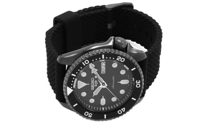 Nr. 5 Mechanische klassische Uhr Schwarz